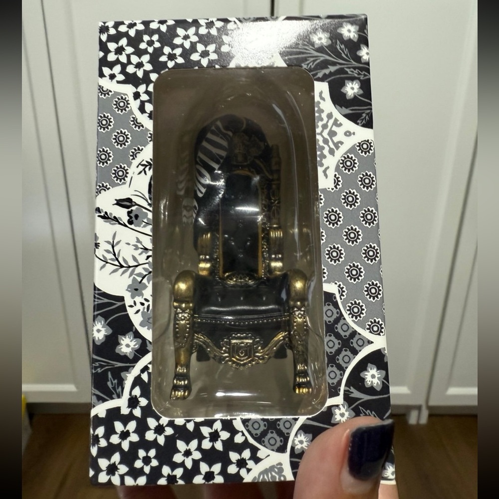 Taylor Swift reputation Throne chair Ornament